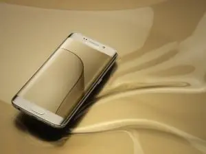Galaxy_S6_edge_Gold_Platinum_Art_Photo2