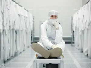 Intel _femeie inginer 1