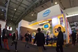 Standul Intel la Mobile World Congress