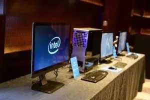 Intel showcase produse