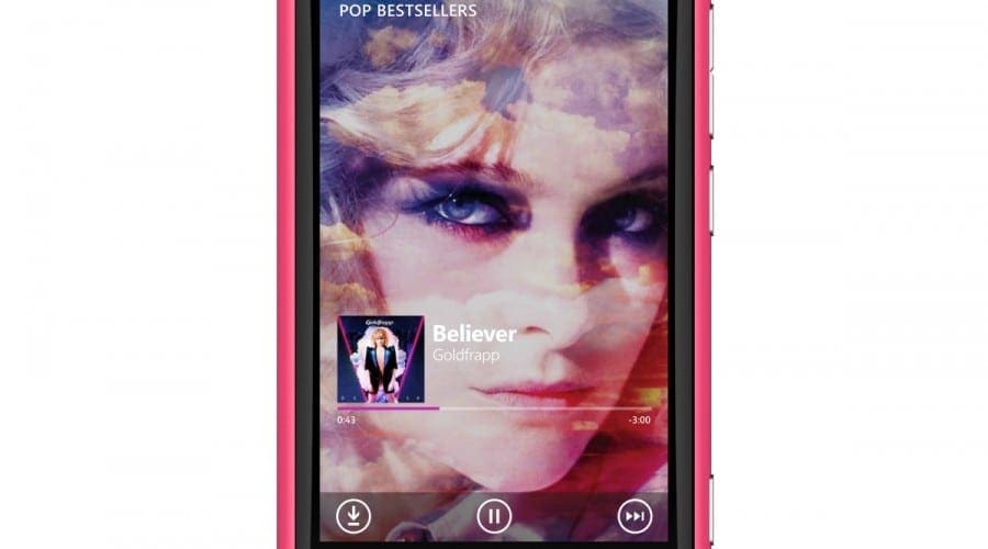 Nokia Lumia 800: Disponibil in Anglia la un pret de 440 lire