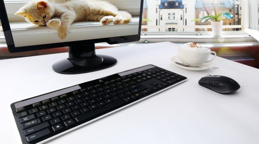 Logitech Wireless Solar Keyboard K750, premiată pentru design