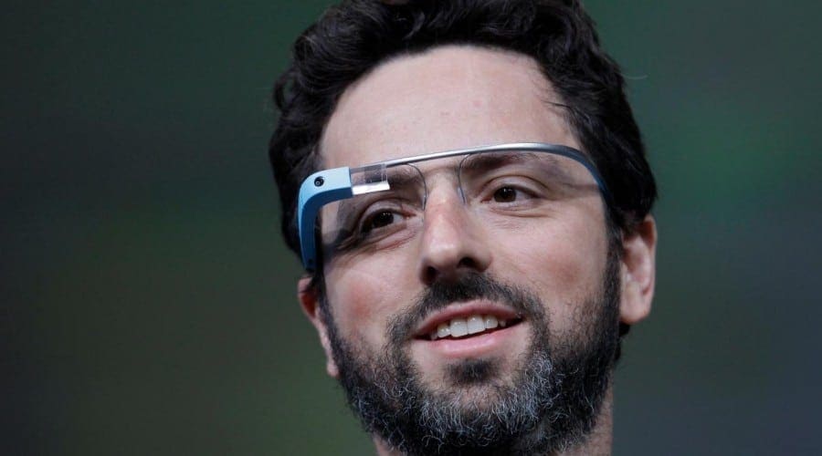 Google Glass devin mai “purtabili”. Vor fi disponibile modele Ray Ban și Oakley