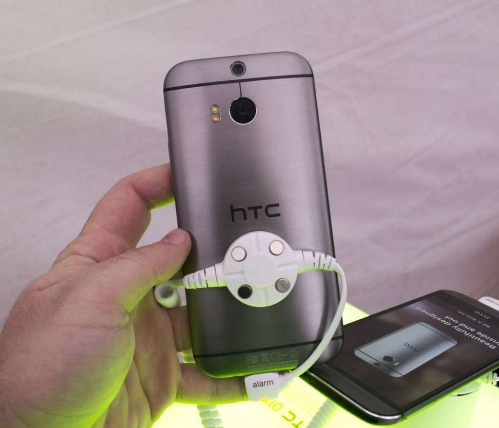 htc-one-m8-2