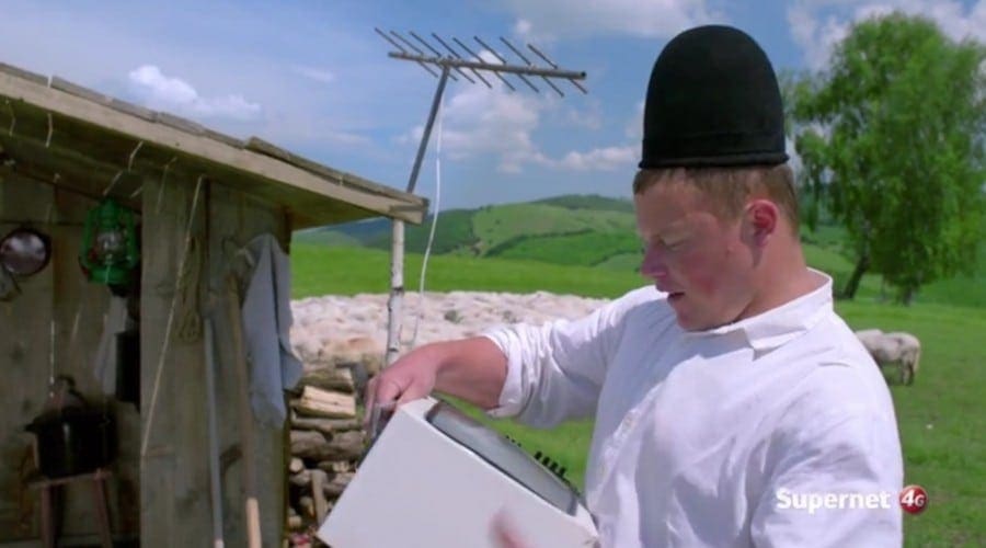 Ghiță Ciobanul se uită la Game of Thrones – nou spot TV Vodafone!