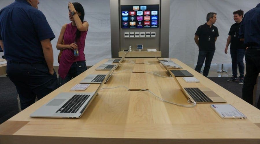 Vezi ce promoții te așteaptă la deschiderea Apple Shop