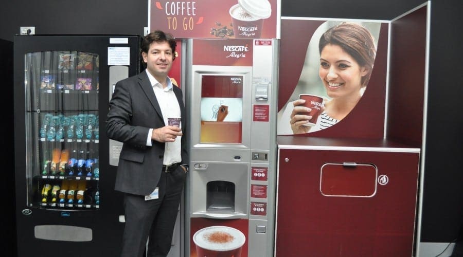 Automatele NESCAFÉ Alegria permit plata prin SMS