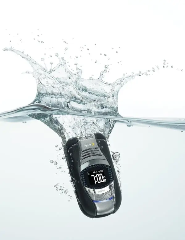 Telefon submersibil de la Sanyo