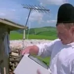 Ghiță Ciobanul se uită la Game of Thrones – nou spot TV Vodafone!