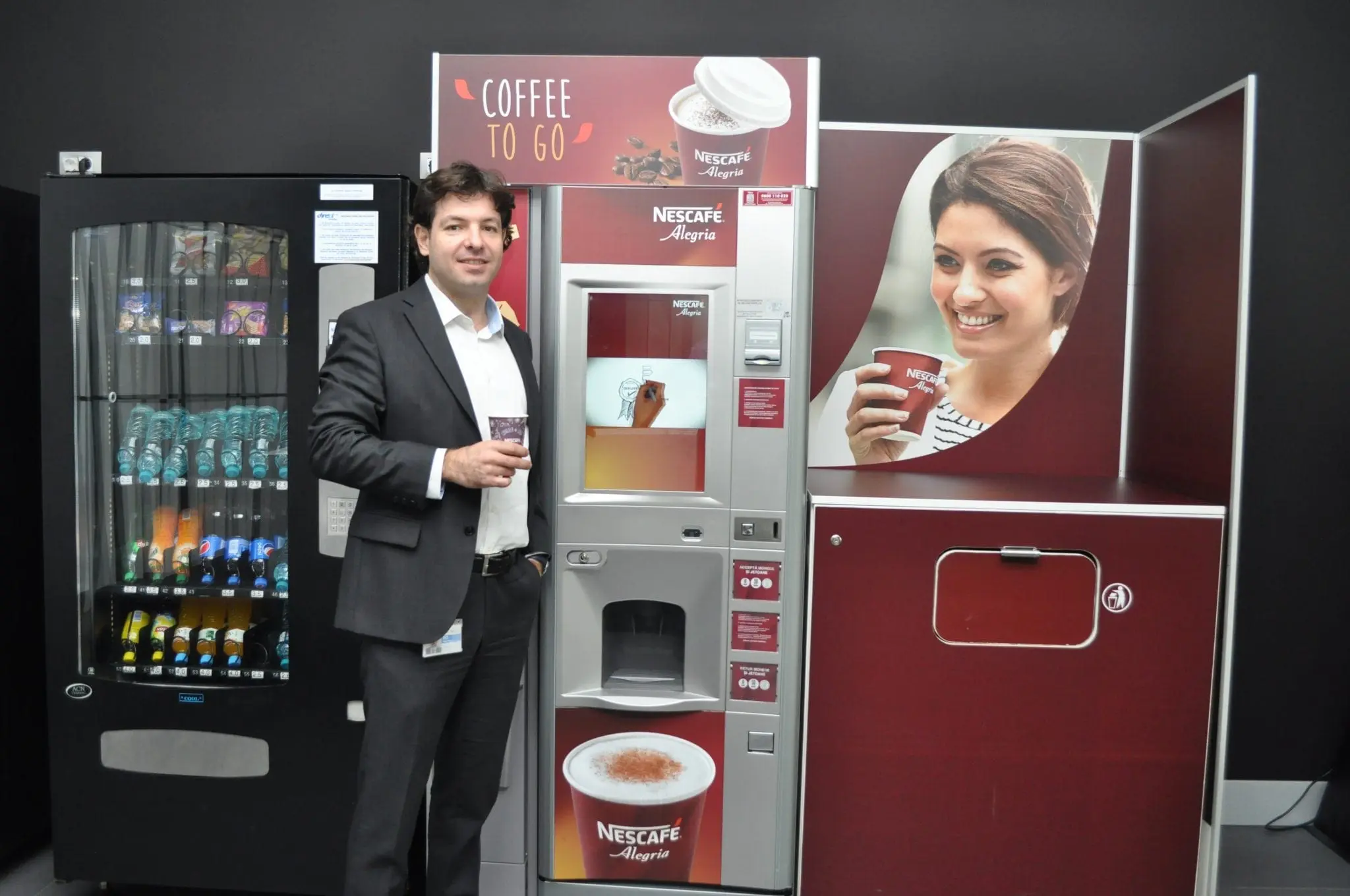 Automatele NESCAFÉ Alegria permit plata prin SMS