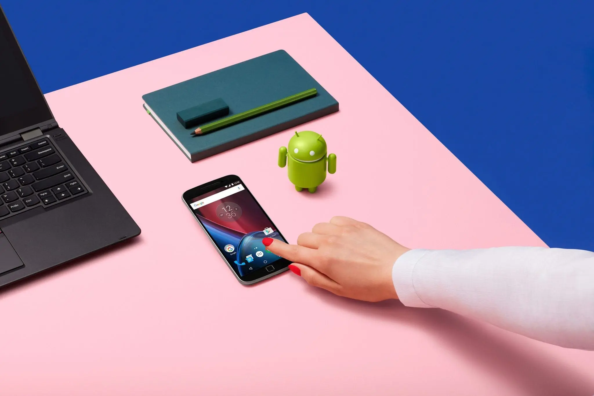 Lenovo introduce smartphone-urile Moto G4 Plus, Moto G4 Play și Moto E3