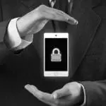 Vrei să îți vinzi smartphone-ul? Iată cum poți șterge tot din el!