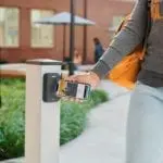 ID-urile contactless de pe iPhone și Apple watch sunt dorite de tot mai multe universitățile din SUA
