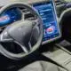 Probleme la Tesla: Producătorul cheamă în service peste 150.000 de autoturisme
