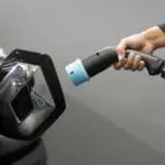 O fabrică din China a produs cele mai rapide baterii pentru mașinile electrice. În cât timp se încarcă