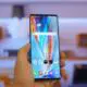 LG vinde divizia de smartphone-uri. Cine este potențialul cumpărător