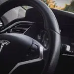 O nouă măsură de avarie luată de Elon Musk pentru a preveni căderea Tesla