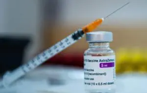 YouTube interzice complet videoclipurile înșelătoare despre vaccinul Covid-19