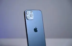 Un raport recent susține că iPhone 12 Pro Max este unul dintre cele mai bune smartphone-uri ale anului 2021