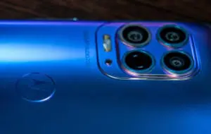 Motorola a lansat cel mai puternic midrange al său, moto g100. Când va fi disponibil