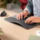 Logitech a lansat o nouă tastatură ergonomică