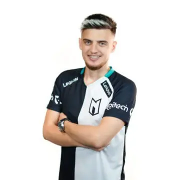Costin Vrânceanu (Jaxi): De la amator la jucător profesionist de CS:GO, iar acum streamer pe Youtube