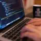 Google pune la bătaie peste 1200 de burse pentru românii care vor să lucreze în IT. Cum te înscrii