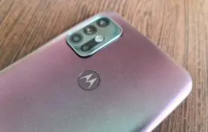 Ce specificații va avea noul flagship Motorola: ecran de 144Hz și încărcare pe 68W