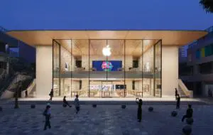 Apple ar dori să lanseze servicii de cloud care să concureze cu cele de la Amazon, Google sau Microsoft