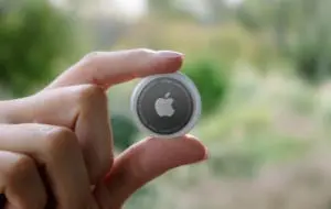 Apple spune că AirTag nu este conceput pentru a urmări copii sau animalele de companie