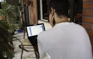 Coșmarul echipelor IT din companii: angajații amestecă viața personală cu munca de birou