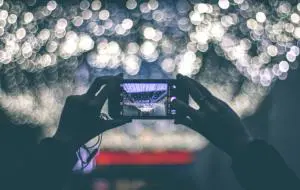 Cum să faci poze mai bune cu telefonul: trucurile explicate de un fotograf profesionist