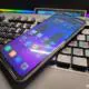 Noul telefon de gaming de la Lenovo are un design cel puțin interesant