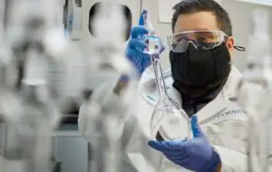 Apple investește o sumă importantă în producătorul de sticlă Corning