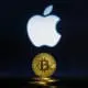 În curând ar putea fi posibilă plata cu Bitcoin a următorului iPhone sau Macbook