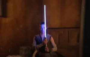 Disney va comercializa o sabie laser retractabilă, exact ca cele din Star Wars. Cum arată