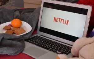 Studiu EY: 42% dintre utilizatorii de internet consideră că plătesc prea mult pentru conținut multimedia