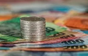 Aplicațiile de transfer de bani, din ce în ce mai folosite de românii din diaspora