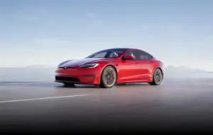 Tesla spune că va începe să lanseze mașini electrice noi, mai accesibile, de anul viitor