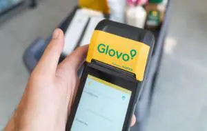 Glovo continuă achizițiile: a cumpărat încă două companii de livrare de produse alimentare