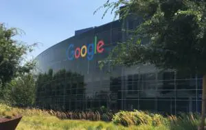 Google a primit o amendă de 500 de milioane de euro în Franța