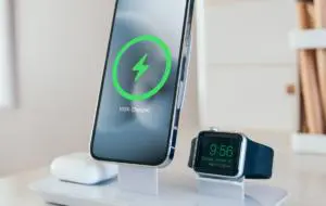 Mophie lansează suportul încărcător MagSafe 3-în-1 pentru dispozitivele Apple