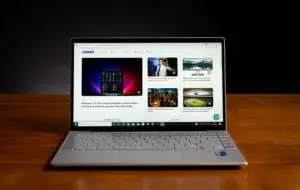 REVIEW HP Envy 13-BA1020NN, laptop ultraportabil cu certificarea Intel Evo