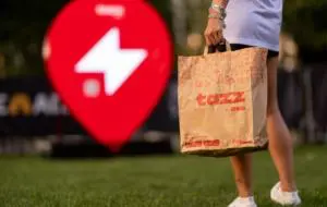 Tazz va livra mâncare la Electric Castle și lansează „puncte virtuale de întâlnire” în toată țara
