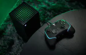 Razer lansează un nou controller pentru Xbox și PC, Wolverine V2 Chroma