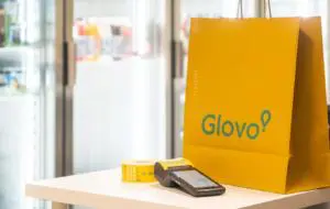 Glovo în 2022: prezent în 68 de orașe, cu peste 13.000 de parteneri activi