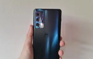 REVIEW Motorola Edge 20 Pro – Flagship-ul Ready For (aproape) anything