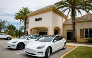 Tesla a crescut preţurile automobilelor sale; Cea mai ieftină maşină porneşte de la 47.000 de dolari