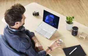 Razer lansează două noi laptopuri de gaming cu Windows 11 preinstalat