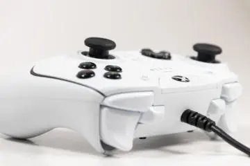 REVIEW Razer Wolverine V2 (Mercury White) – Control mai bun în shootere pe Xbox